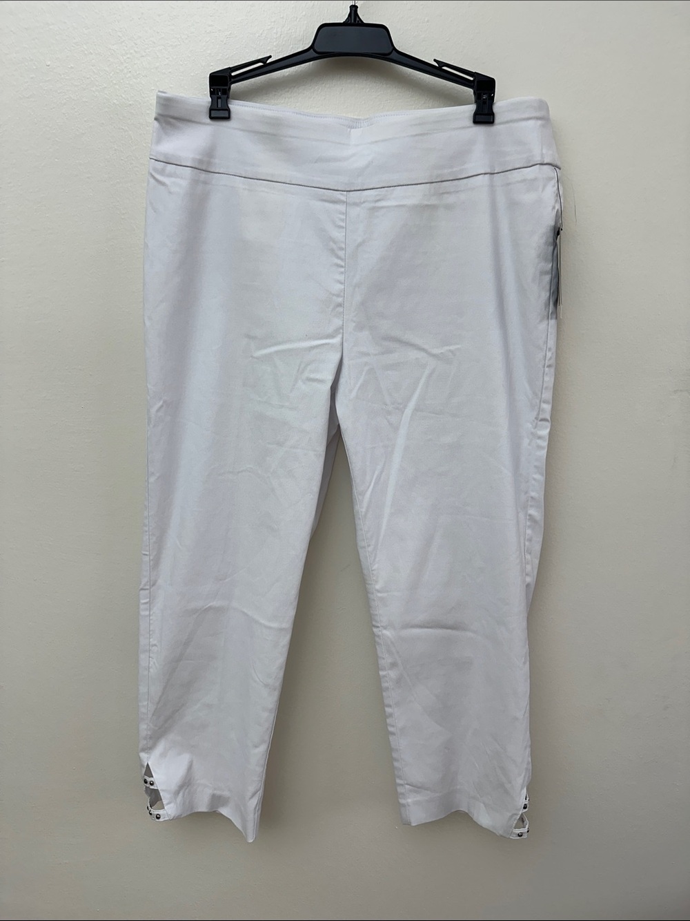 Counterparts White Cropped Ankle Pants